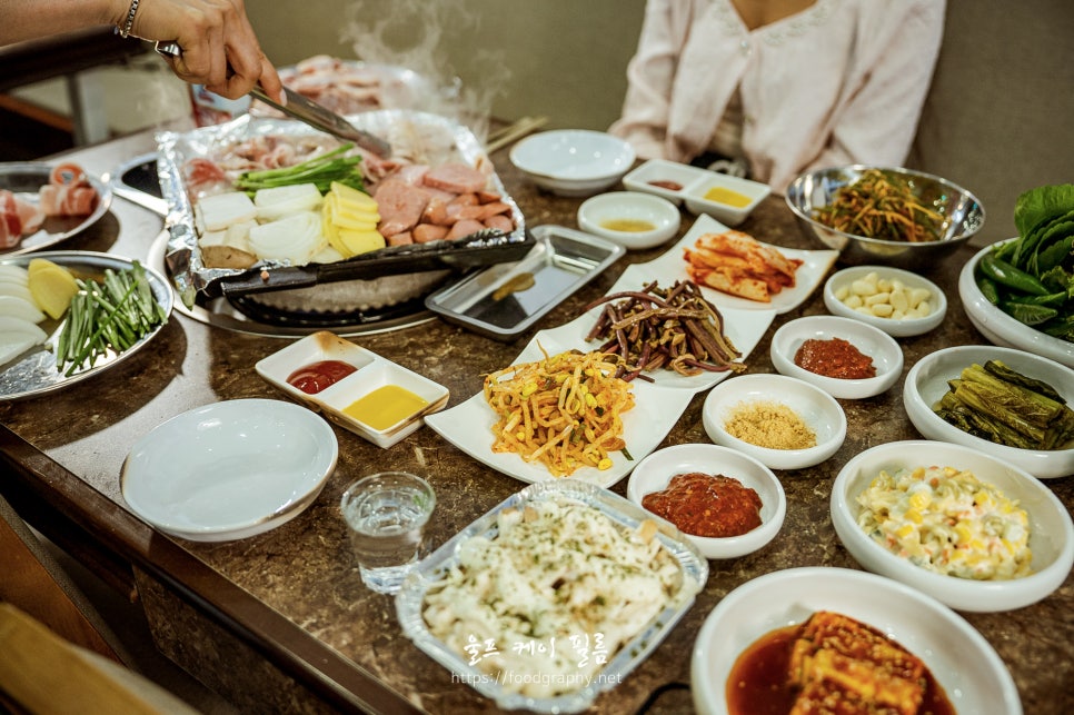 생삼겹살, 냉동삼겹살, 부대찌개 등 취향껏 골라 먹을 수 있는 왕십리 삼겹살 맛집 영상 제작 후기 왕십리맛집 삼겹살 영상제작22