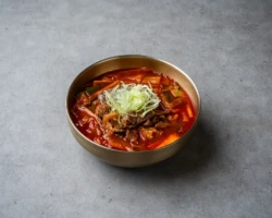 음식사진작가 푸드그래퍼 울프케이가 촬영한 얼큰 국밥 메뉴사진 결과물