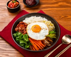 음식점 메뉴 사진 촬영 전문가 울프 케이의 비빔밥 촬영 보정본